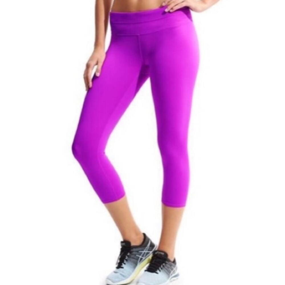 Athleta Sonar‎ Capri Compression Leggings Purple Size S